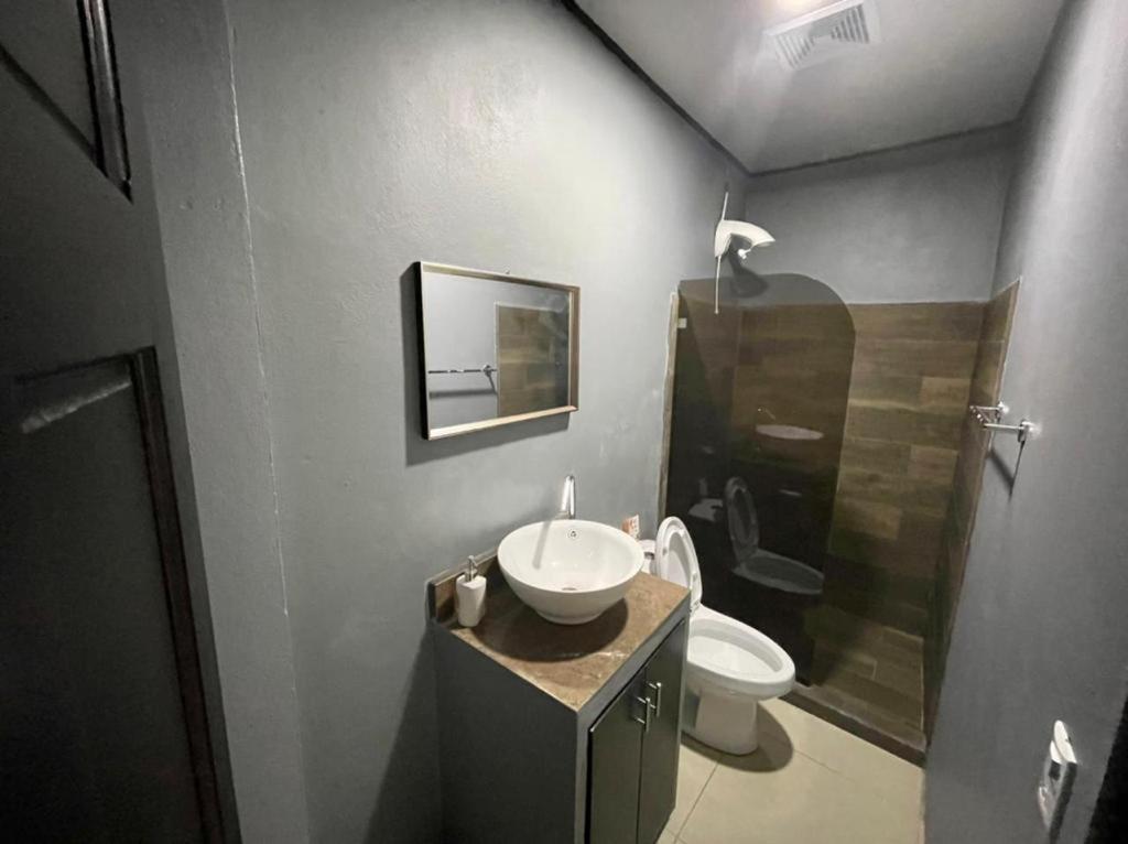 אלאג'ואלה Apartamentos Cielo #1, Airport Juan Santamaria מראה חיצוני תמונה